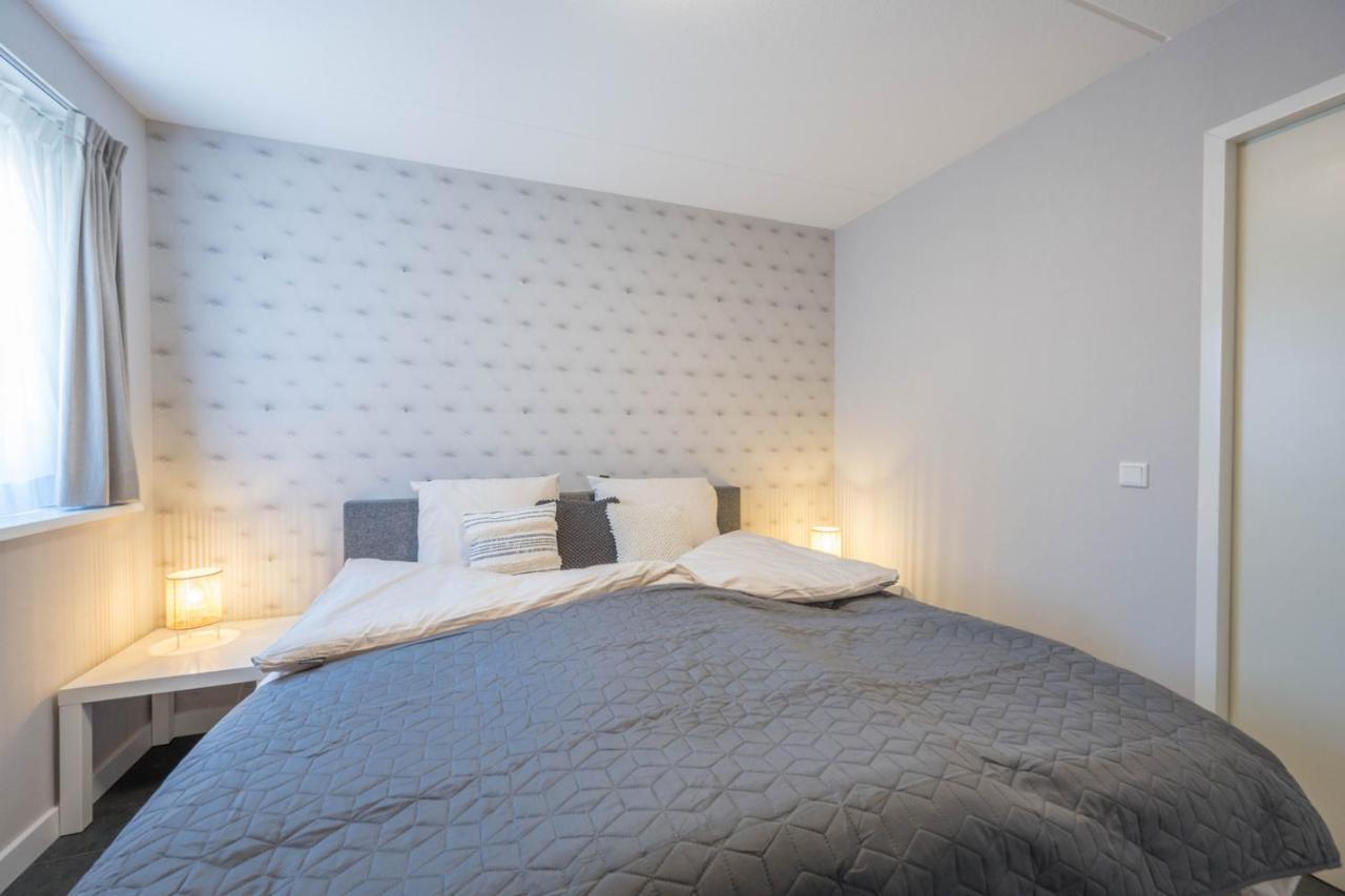 Meerzicht 24 - Luxury Family Accommodation With Beautiful Lake Side View Uitgeest Extérieur photo